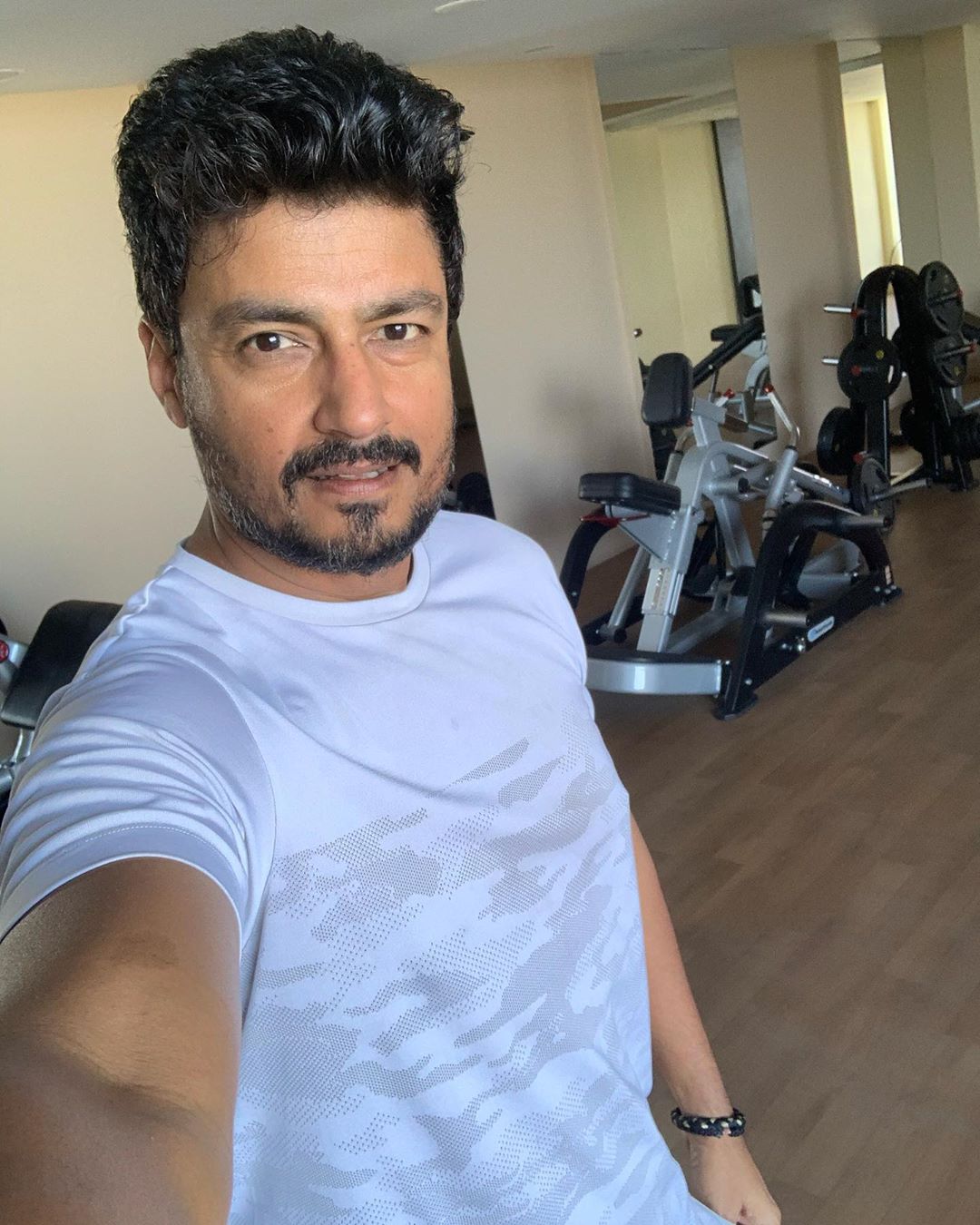 Boosting immunity & fitness is the best way to tackle #COVID19.During #socialisolation pledge to dedicate 40 min, daily to personal fitness routine & strengthen our immune system for lifetime.I have begun & you?
 #WorkoutFromHome @CREDAINational @SavvyAhmedabad @ASSOCHAM4India