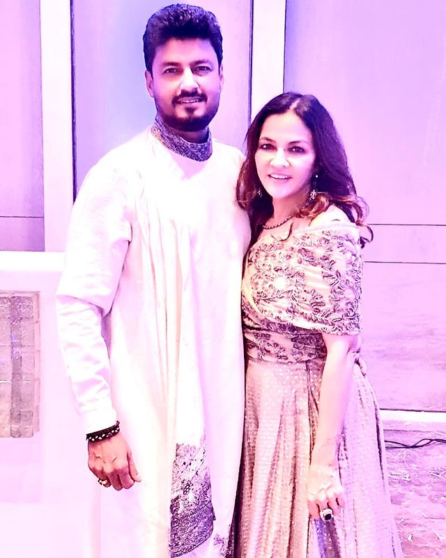 To the most beautiful woman who has given me the most beautiful life, a very happy anniversary.😍😍🥰🥰🤗🤗
