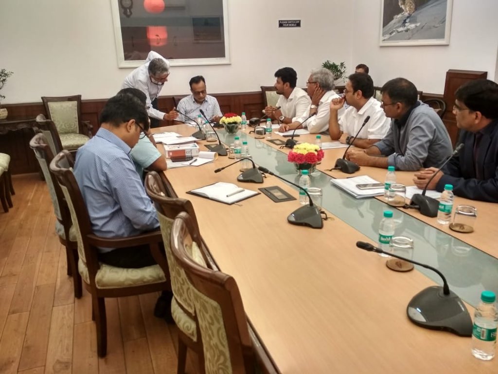 Chairman, President, Shekhar Patel, Pankaj Goel, Sajal Gupta and Harsh met Shri Hasmukh Adhia, Finance Secretary today.#credai#housingministry https://t.co/aHgB92NpJp