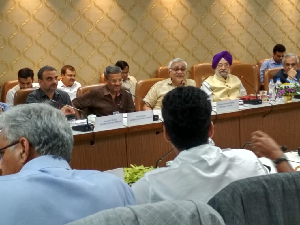 Minister HUPA, CEO Niti Aayog, Chairman CBDT, CBEC, Chairman SBI, BoB, HDFC were amongst a galaxy of decision makers at the meeting today. 

CREDAI team comprising Chairman, President President Elect, Manoj Gaur, Secretary, won over all  to the side of real estate revival. https://t.co/QBqbDZl2Hd