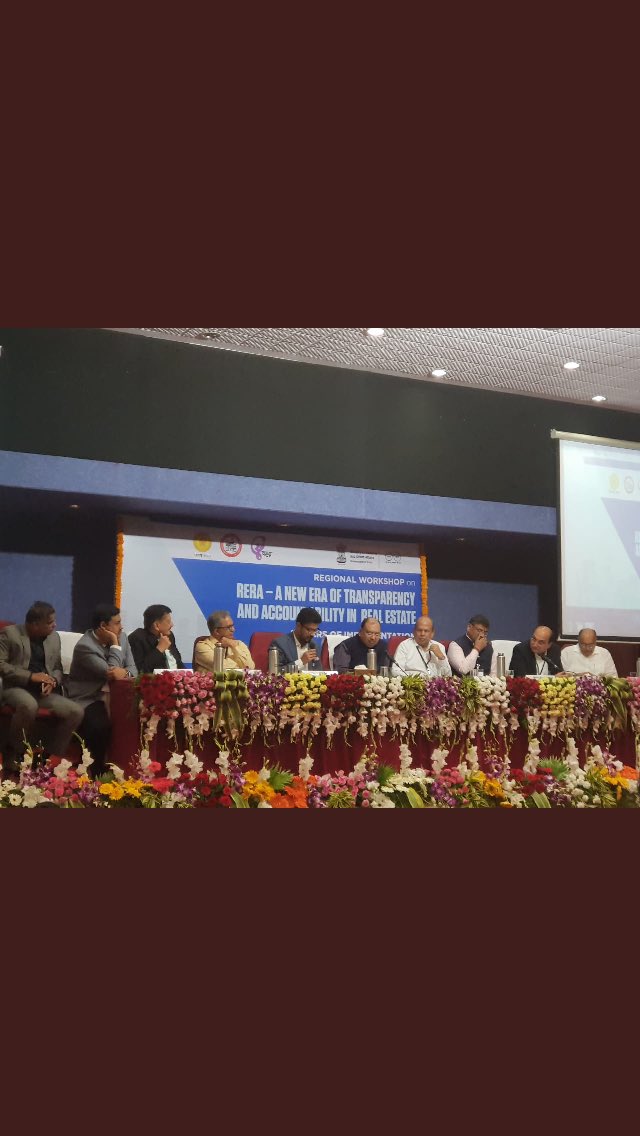 Had a great metg  with ,  President-Elect, Satish Magar at the Regional Workshop on #RERA - ‘ A new era of Transparency and Accountability in #RealEstate organised by the Government of India. https://t.co/c4MQLvVcxT