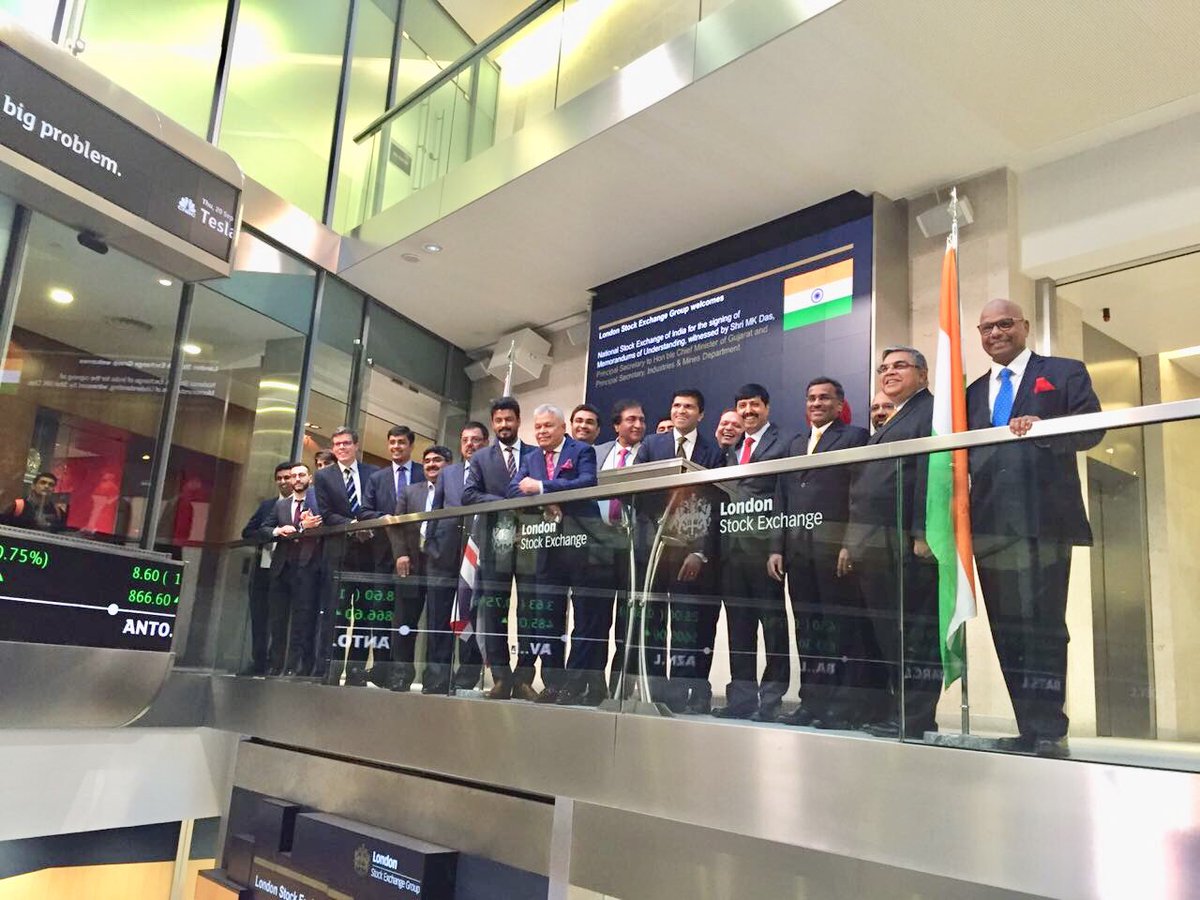 Great historical moment to witness London Stock Exchange & National Stock Exchange sign agreement for Dual listing of Masala Bonds at GIFT IFSC - GIFT City in the presence of Shri MK Das, GoG in London.... https://t.co/Wc7J0TdDbZ