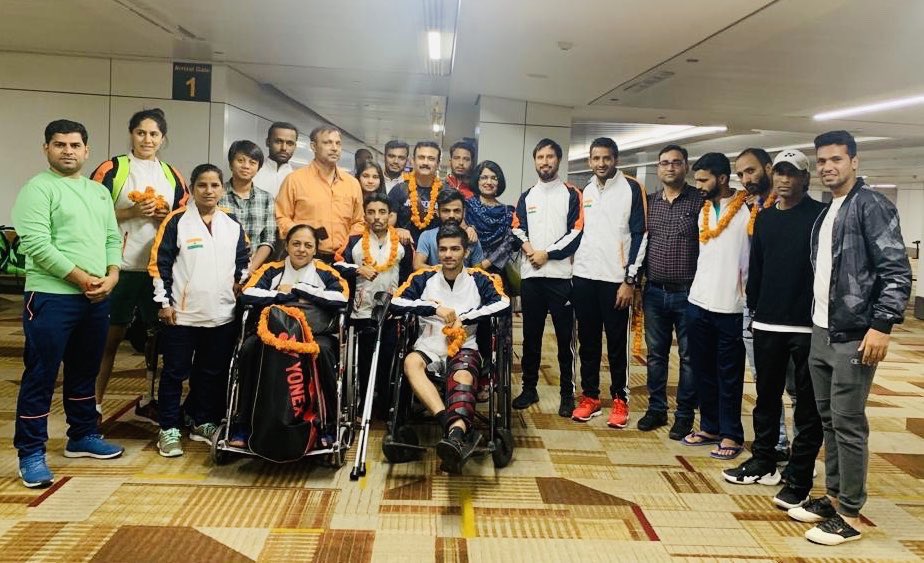Welcome back champs!🏸🎊

The Indian #ParaBadminton arrived back last night following their splendid showing at the World C’ships where they won 3 gold🥇,4 silver🥈& 5 bronze🥉medals.

👉🏻This will surely inspire many to play the sport. 👏🏻

@RijijuOffice @DGSAI @parabadmintonIN 🇮🇳 https://t.co/DlmlcmjHxu