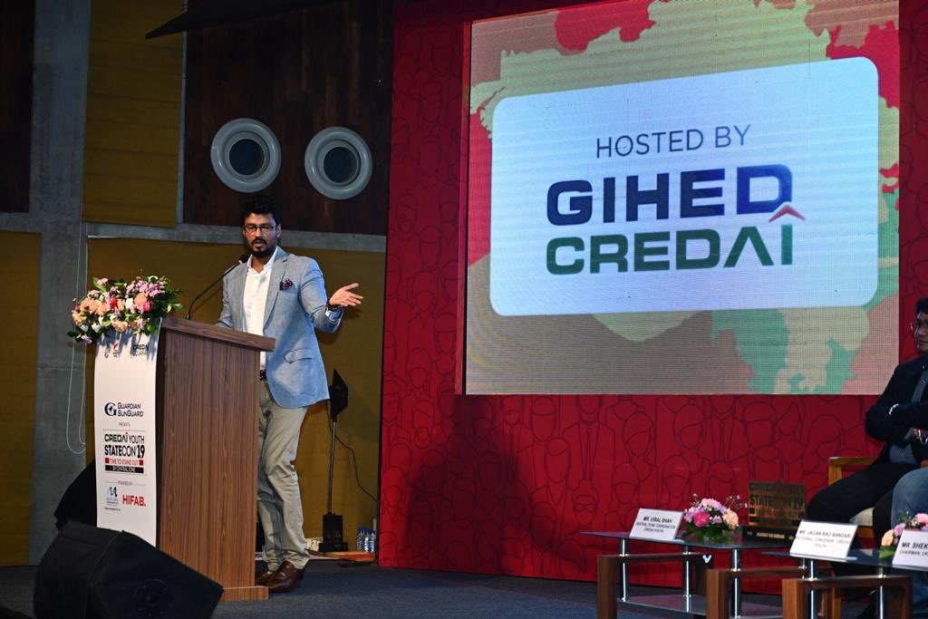 Had a meaningful discussion today morning with the youth of MP,Chhattisgarh, Rajasthan and Gujarat. @CREDAINational @CREDAI_MCHI @CREDAI_Gujarat @credaiUP @ASSOCHAM4India @SavvyAhmedabad https://t.co/NhD3hVtO0a