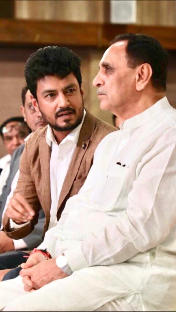 Happy birthday to one of the most hardworking, sensitive , ever smiling and easy to approach CM Sh Vijay Rupaniji 💐💐 wish you happy healthy and peaceful year ahead @vijayrupanibjp @GujaratCm @SavvyAhmedabad @CREDAINational @ASSOCHAM4India https://t.co/r0keN2r6xY