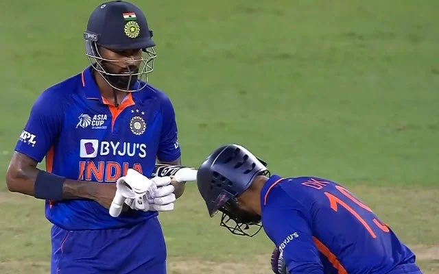 He’s very calm & collected and knows what needs to be done!! #INDvsPAK #HardikPandya https://t.co/d48ulYYBGa