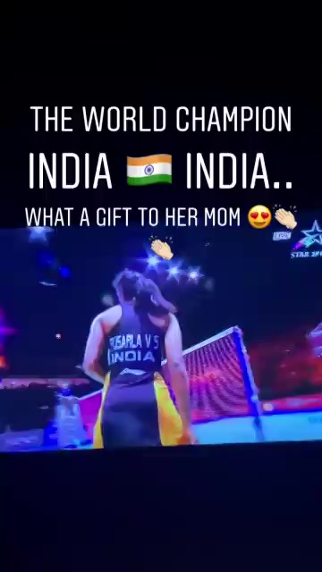 PV Sindhu beats Japan's Nozomi Okuhara 21-7, 21-7;  becomes 1st Indian to win BWF World Championships gold medal. What a gift to her mom!@Pvsindhu1  congratulations! https://t.co/DJVqMafkxv